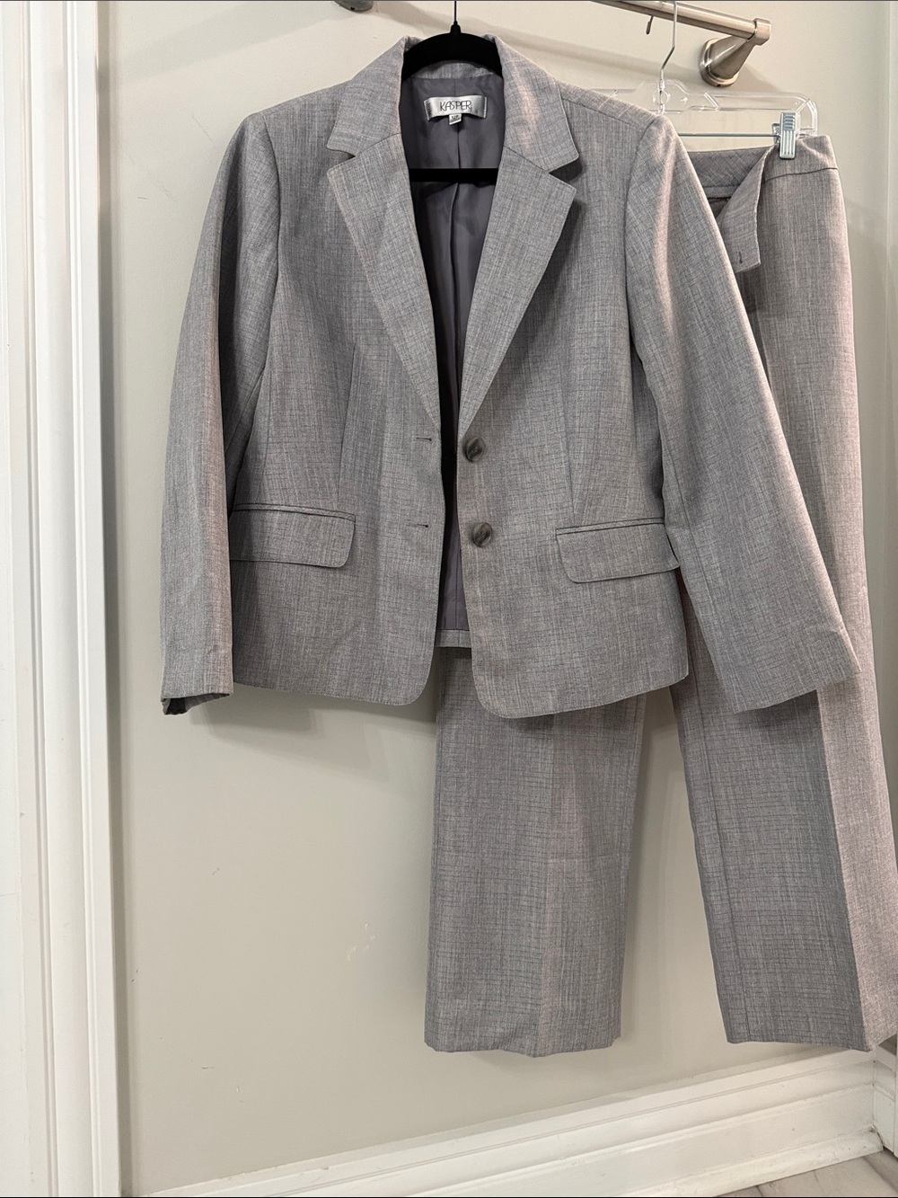 Kasper Light Gray Women's Two-Piece Pantsuit